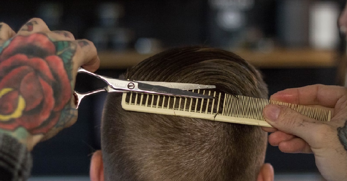 GUY GOT A HAIRCUT FROM BARBER FOR $60, SAYS “THIS IS WILD”