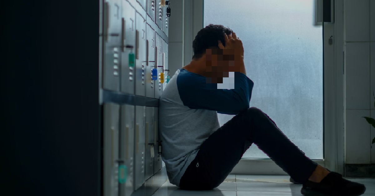 MAN SAYS HE IS IN CRISIS BECAUSE HE JUST TURNED 30 Y.O BUT IS STILL SINGLE