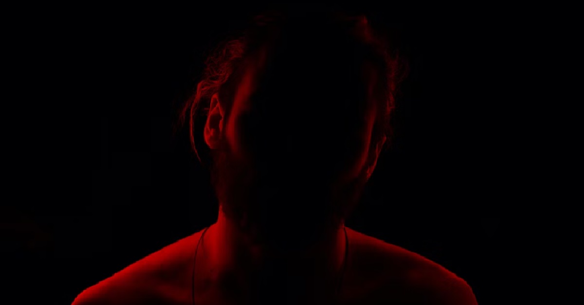 GUY SAYS HE’S A PSYCHOPATH BUT BLENDING IN WITH SOCIETY