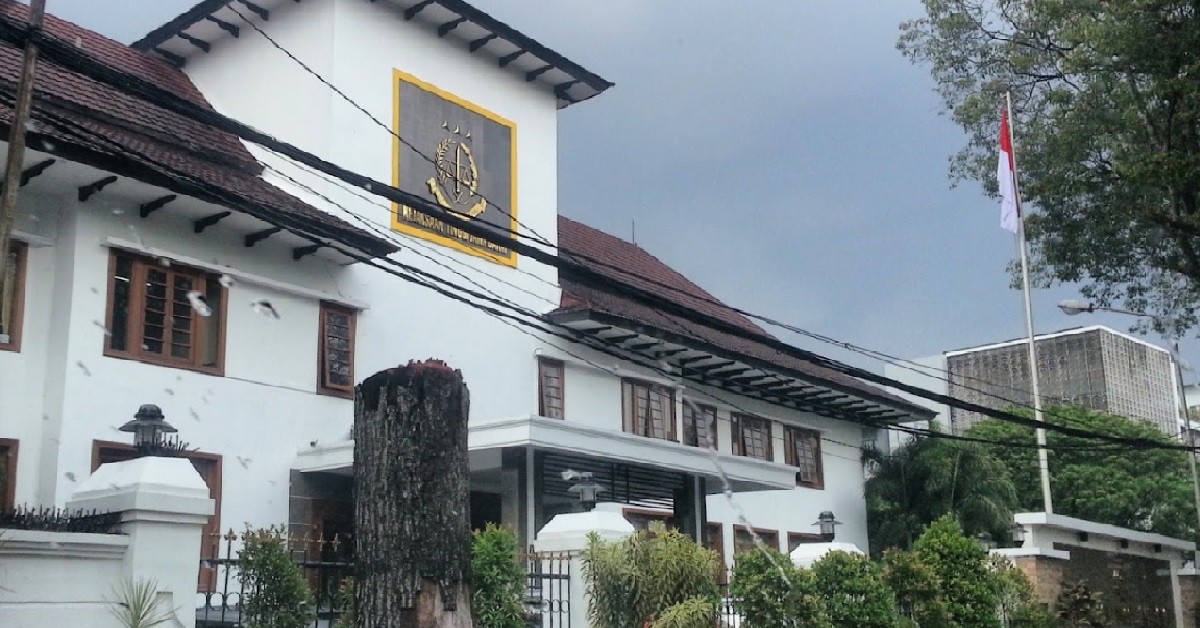 INDONESIAN TEACHER RAPED 13 STUDENTS, SENTENCED TO DEATH
