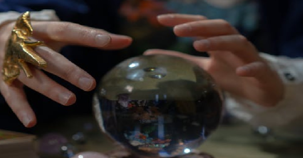 MAN QUITS HIS JOB BECAUSE FORTUNE TELLER SAID HE WILL WIN JACKPOT