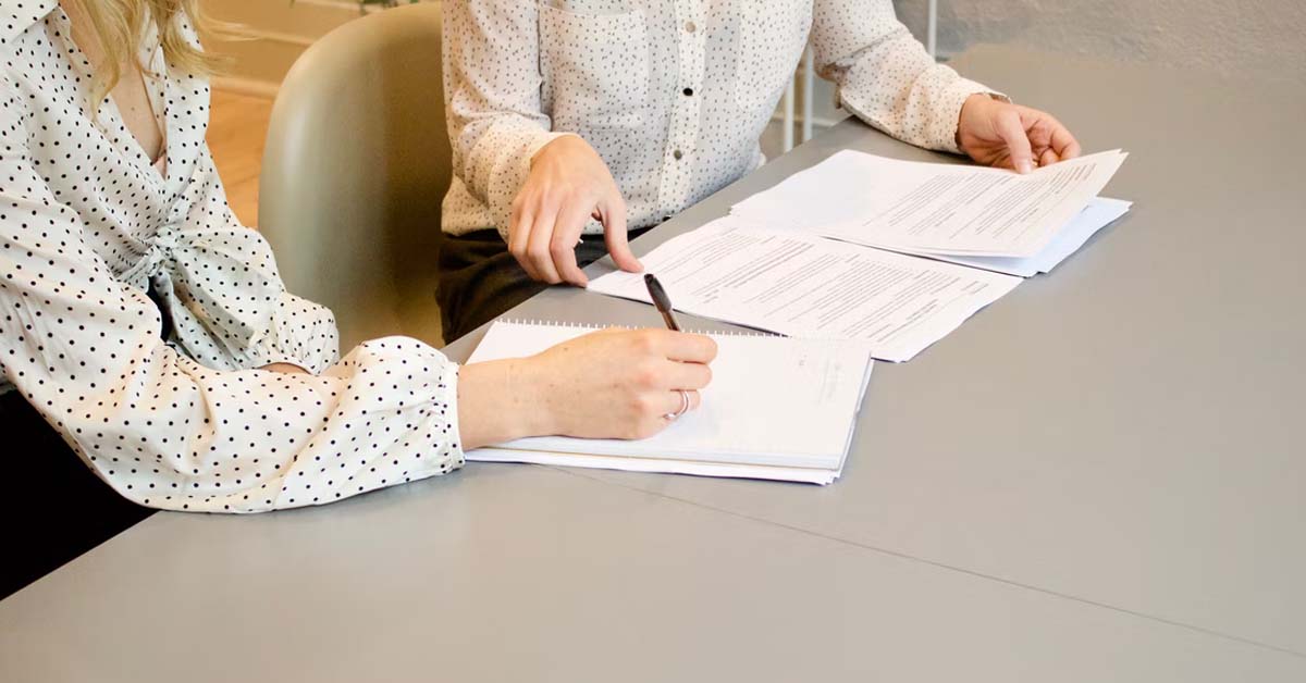 MAN REVEALS HOW DIVORCE LAWYERS CAN EARN OVER $2,000 IN 30 MINS