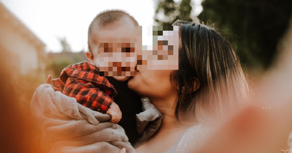MOTHER CALLED “DISGUSTING” BY STRANGER FOR KISSING HER SON