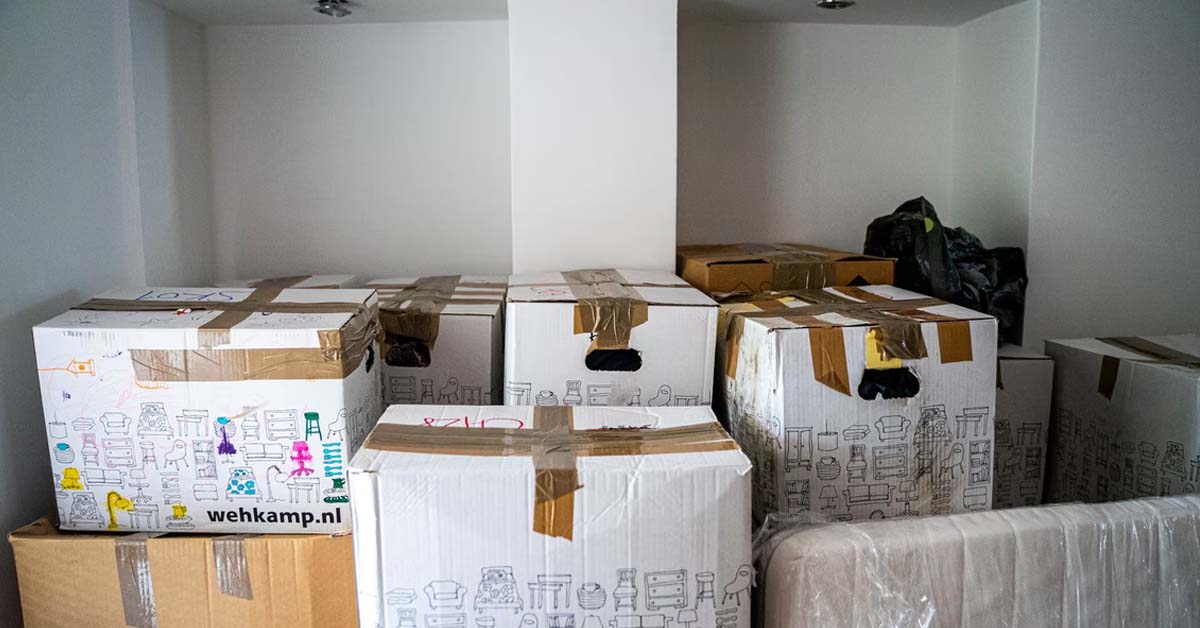 WOMAN TOLD TO MOVE OUT AFTER 10 YEARS OF RELATIONSHIP WITH BF