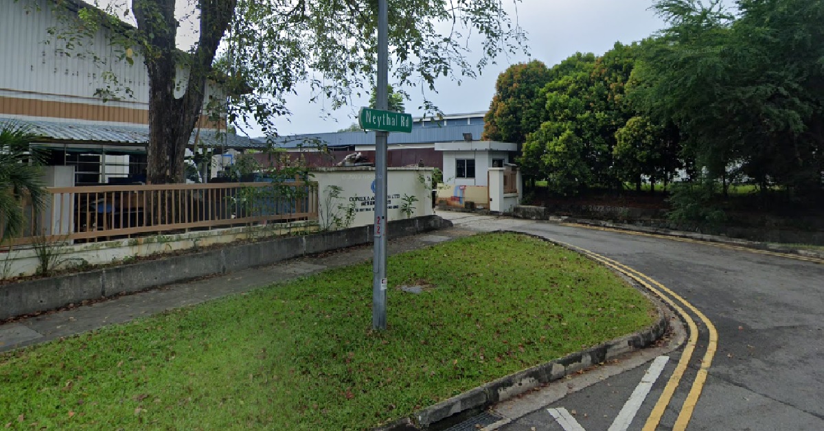 WORKER KILLED AT WORKSITE AFTER STEEL BEAM FELL ONTO HIS HEAD