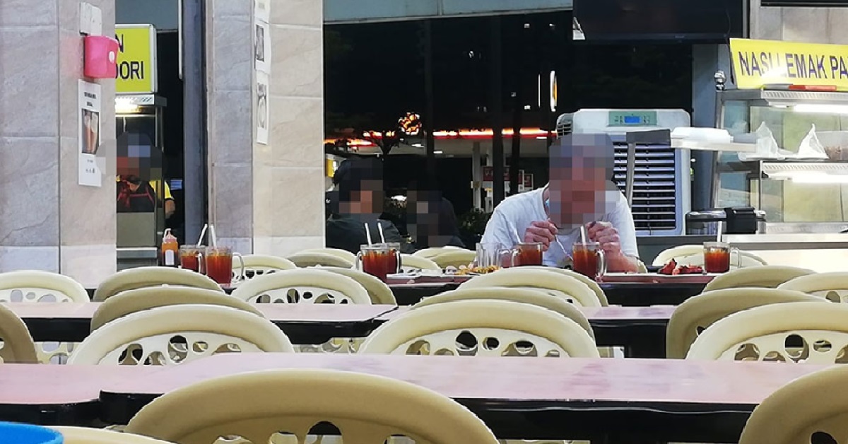 ELDERLY MAN BUYS FOOD FOR 8 PAX, THEN EATS ALONE AT TABLE BY HIMSELF