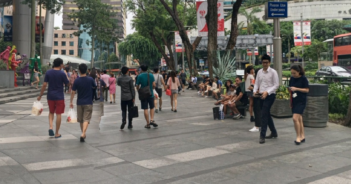FOREIGN WOMAN SAYS S’POREAN GUYS ARE NOT “OPEN”, HOW TO TELL IF THEY LIKE HER OR NOT