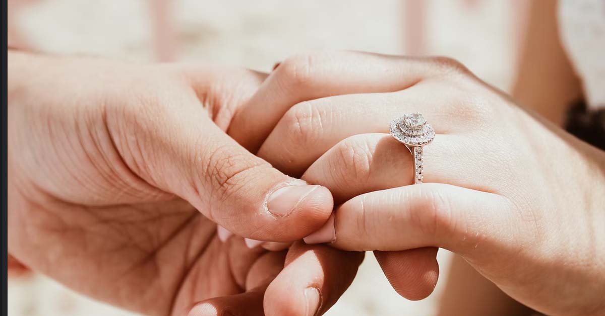 GF INSIST THAT WEDDING RING MUST BE MORE THAN 1 MONTH OF BF’S SALARY