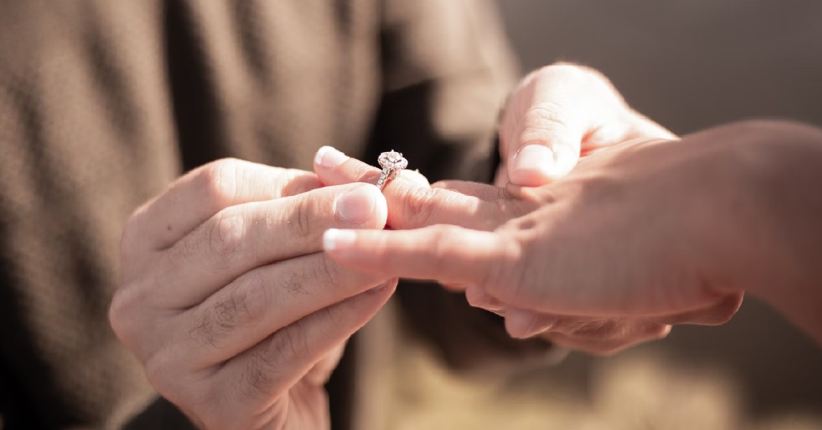 GUY’S FIANCEE DOESN’T WANT TO CONTRIBUTE FINANCIALLY AFTER ENGAGEMENT