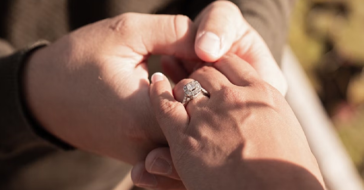 GUY SUPPOSED TO PROPOSE TO GF, FOUND OUT SHE SLEPT WITH HIS BROTHER