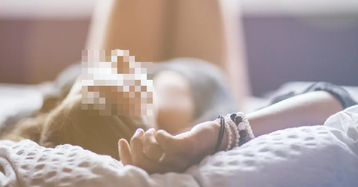 GIRL ENJOYS IT WHEN HER BF SLAPS HER IN THE FACE WHILE “DOING IT”