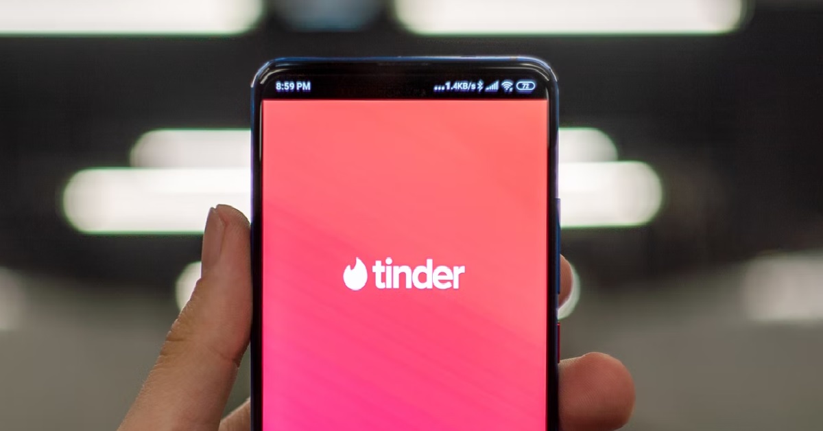 WIFE FOUND HUSBAND’S TINDER PROFILE, WHO CROPPED HER FACE OUT OF PHOTO