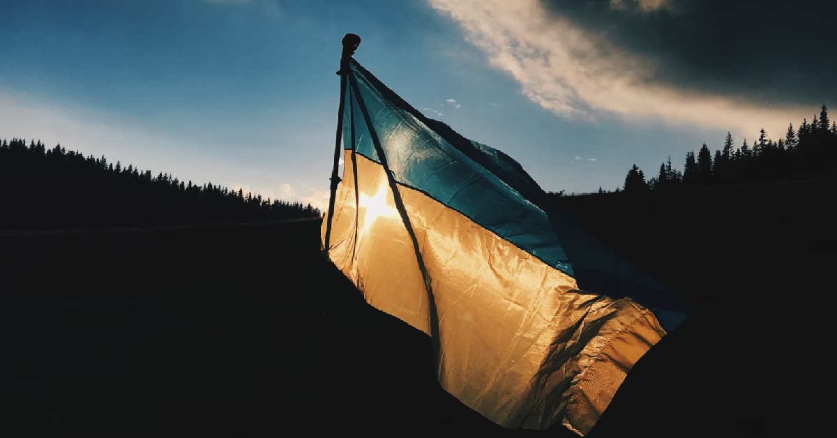 UKRAINE FLAG RAISED OVER CHERNOBYL, AS RUSSIAN TROOPS RETREAT