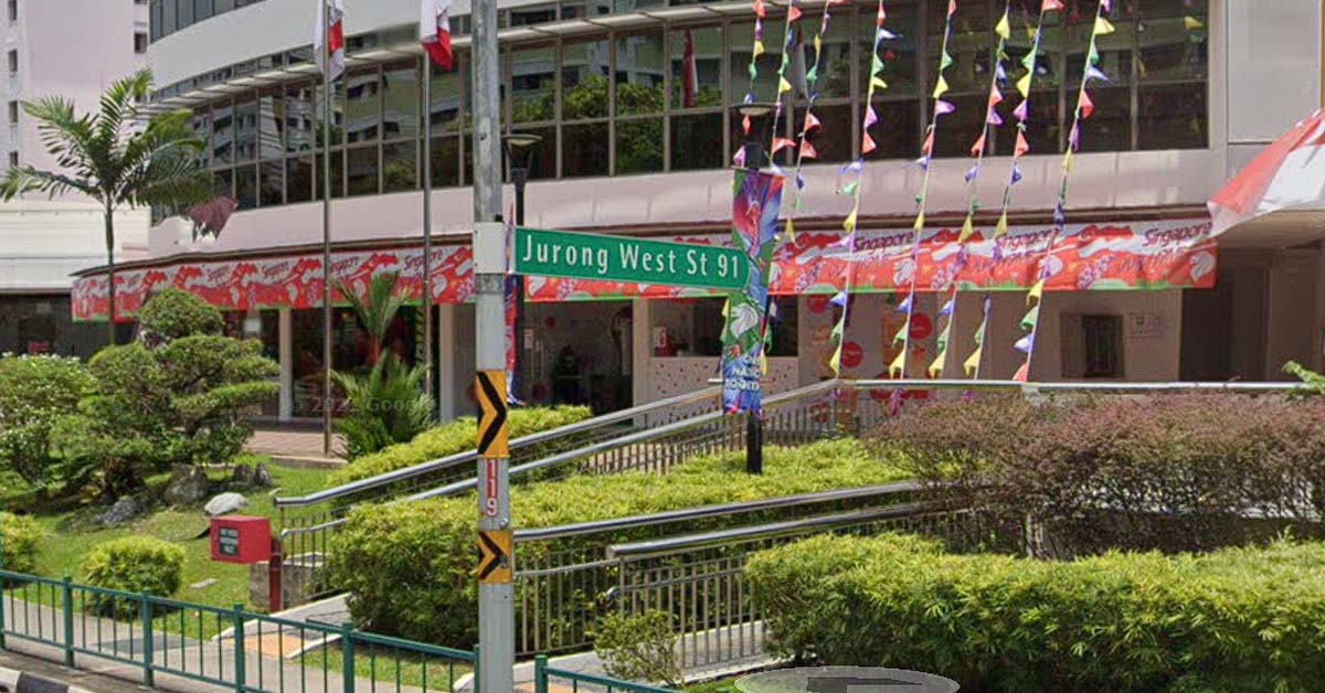 MAN CHARGED, THREW SHOE RACK & KICK SCOOTERS DOWN THE BLOCK @ JURONG