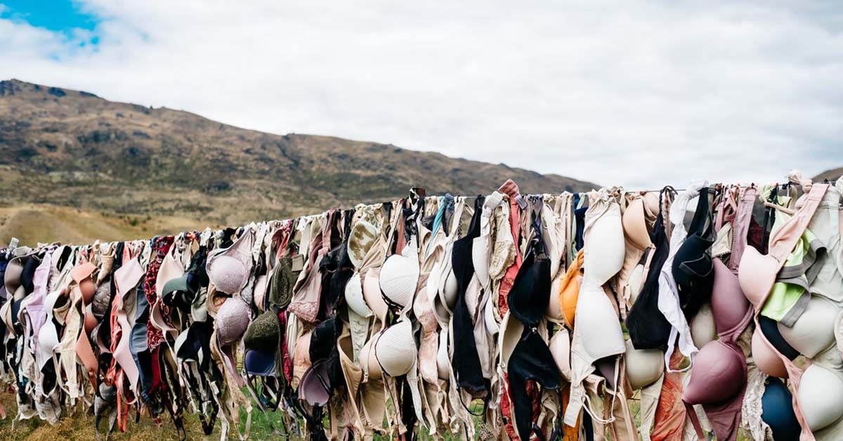 MAN TELLS GF TO STOP WEARING BRA INFRONT OF HIM OR BREAK UP