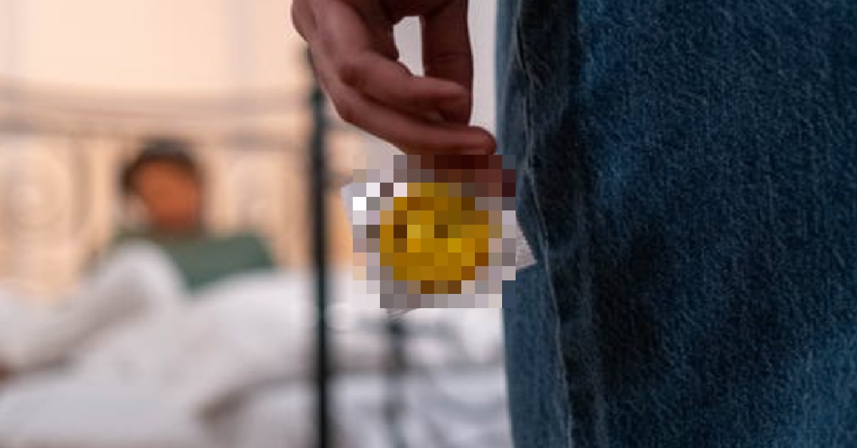 GUY SCARED BECAUSE GIRL TELLS HIM TO “FILL ME” IN BED, REFUSE CONDOMS