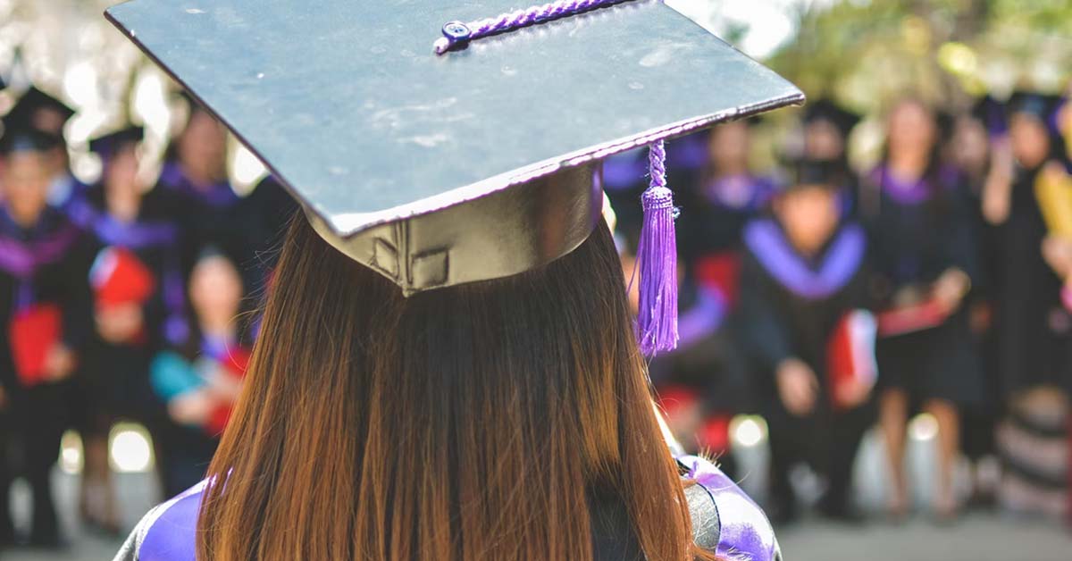 WOMAN KAOPEH KAOBU THAT SHE CANNOT FIND A BF BECAUSE SHE’S “TOO EDUCATED”