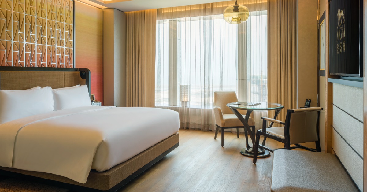 BODIES OF WOMEN WITHOUT CLOTHES FOUND STRANGLED TO DEATH IN HOTEL ROOM