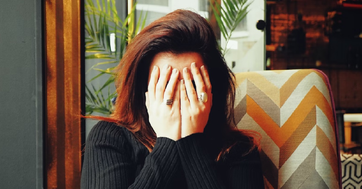 GIRL STRUGGLES TO CHOOSE BETWEEN THE SHY GUY OR THE FUNNY TALL GUY, TAKE BOTH SUA