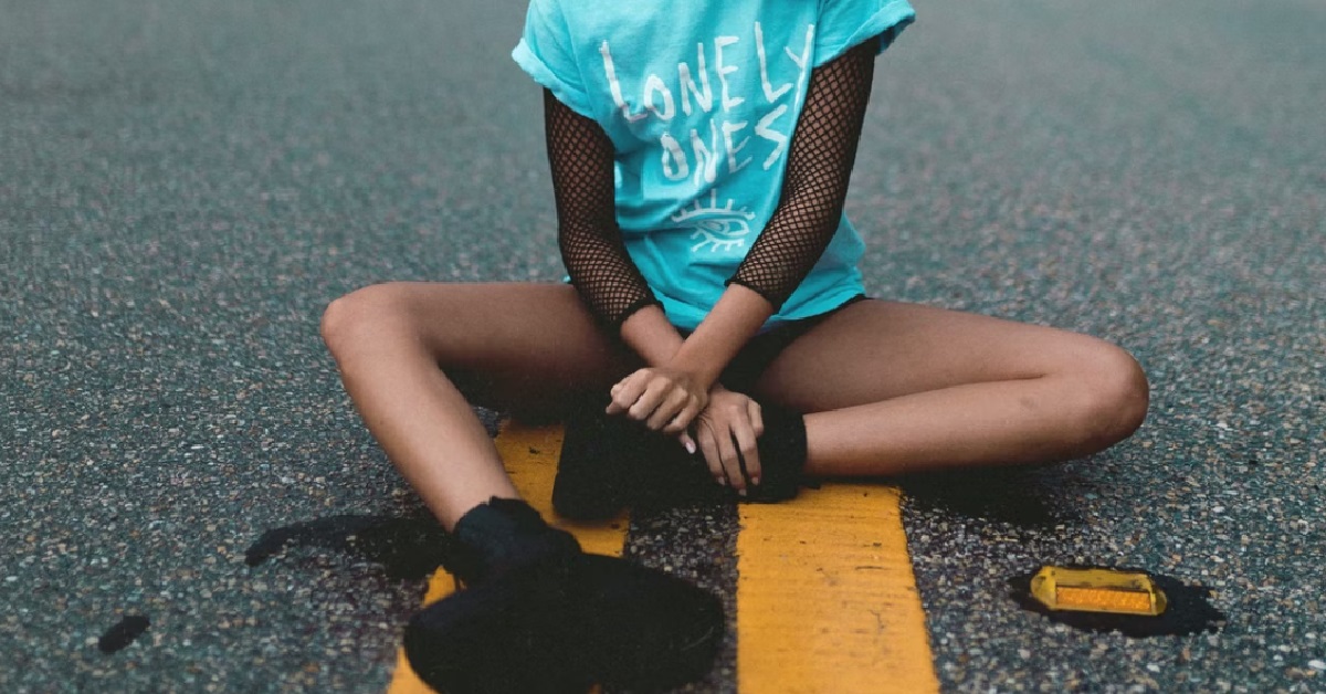 GUY’S GF REFUSE TO WEAR UNDERWEAR, SIT WITH LEGS WIDE IN PUBLIC