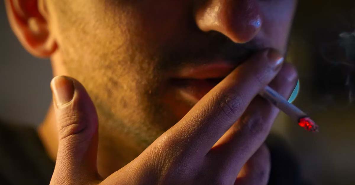 MOTHER STRUGGLES TELLING RELATIVES NOT TO SMOKE INFRONT OF HER BABY