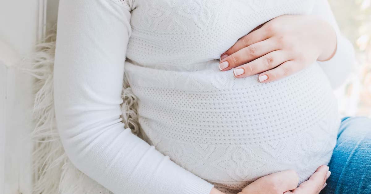 HUSBAND LEAVES PREGNANT WIFE AT NIGHT & STOPS GIVING HER ‘SPECIAL’