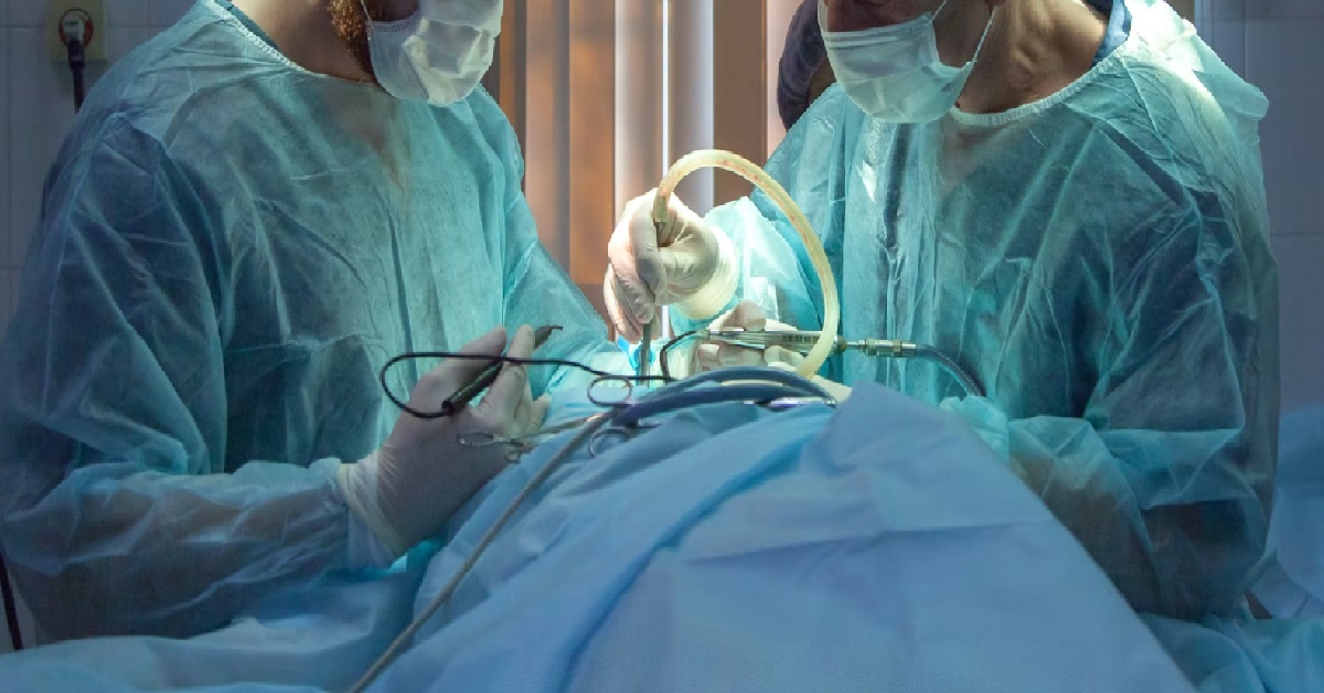 S’PORE WOMAN’S MUM ENDED UP IN ICU BECAUSE OF DOCTOR’S ERROR FROM PREV SURGERY