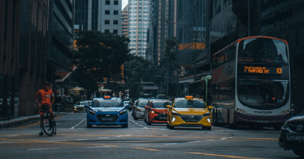 GUY WAITS FOR TAXI FOR 30 MINS, 50 TAXIS PASSED HIM BUT ALL “HIRED”