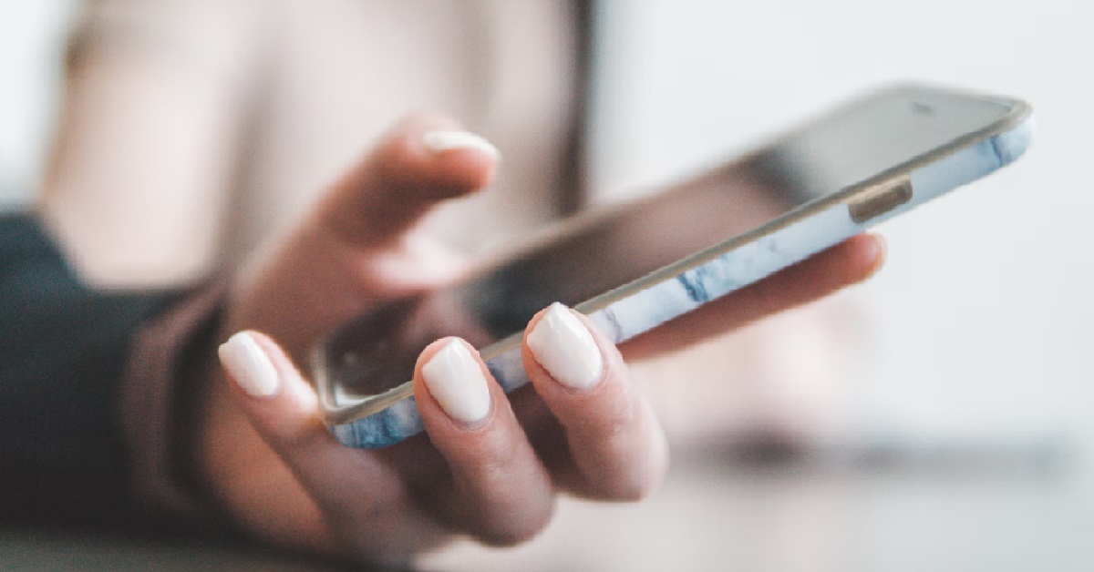 WOMAN TOOK REVENGE ON CHEATING BF BY SENDING SCREENSHOTS TO HIS LOVER’S HUSBAND