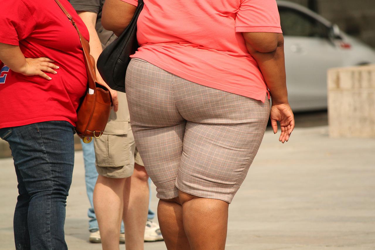 GIRL GAINS 20KG AFTER JOINING WORKING SOCIETY, CANNOT ACCEPT HER BODY