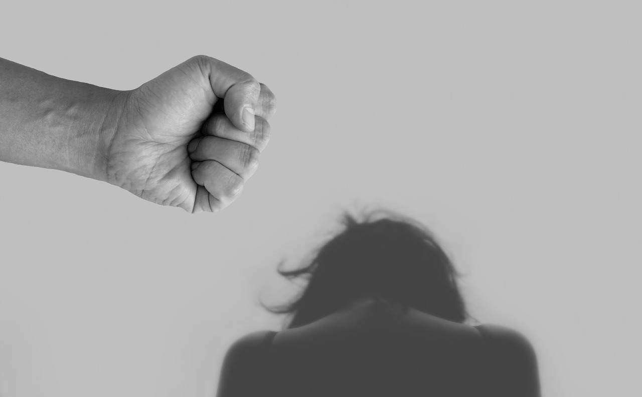 FATHER WHO CHEATED ON MOM & TREATED DAUGHTER BADLY SEEKS FORGIVENESS