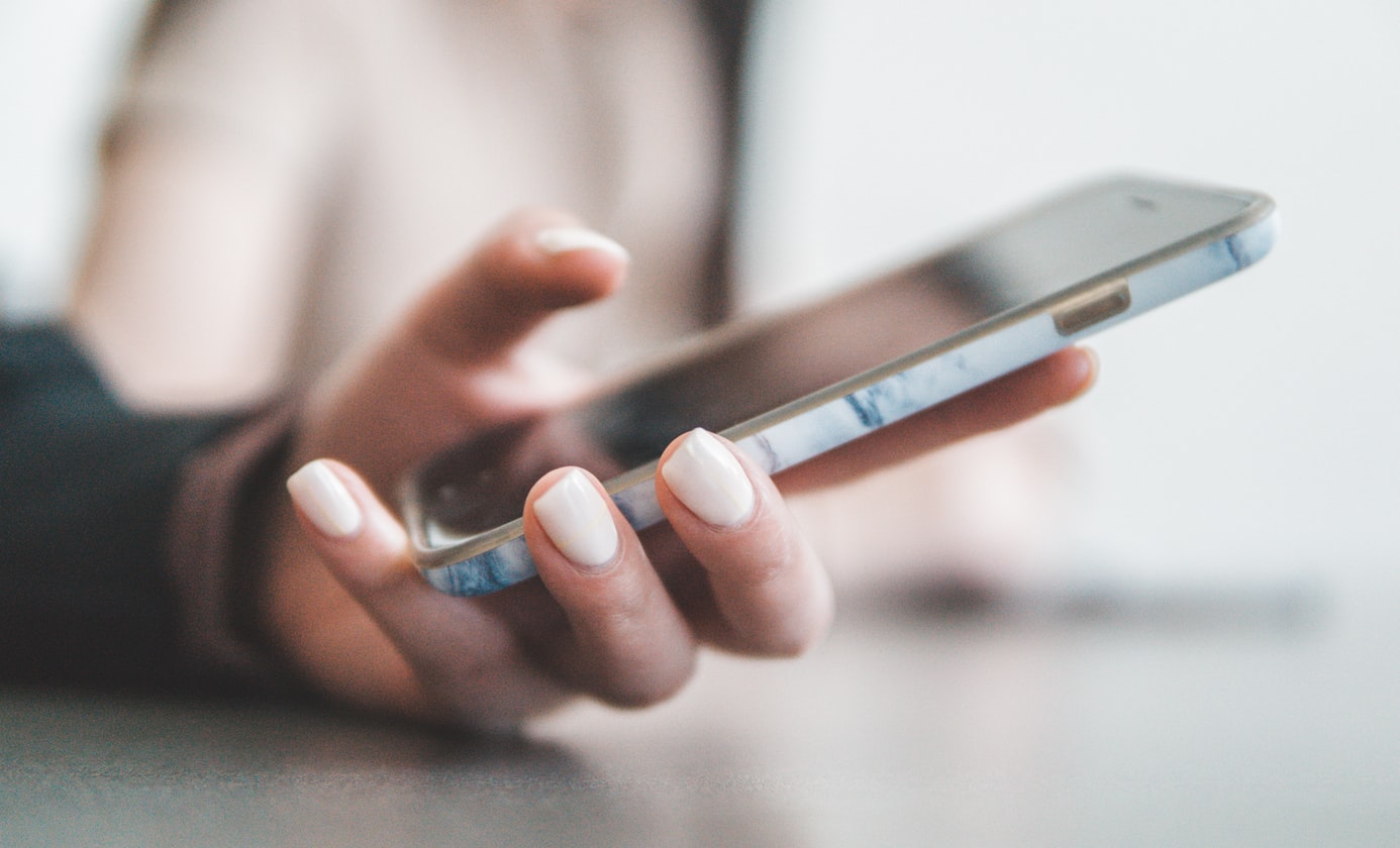 GIRL GOT BF BUT STILL WANTS MALE COLLEAGUE TO TEXT HER DAILY