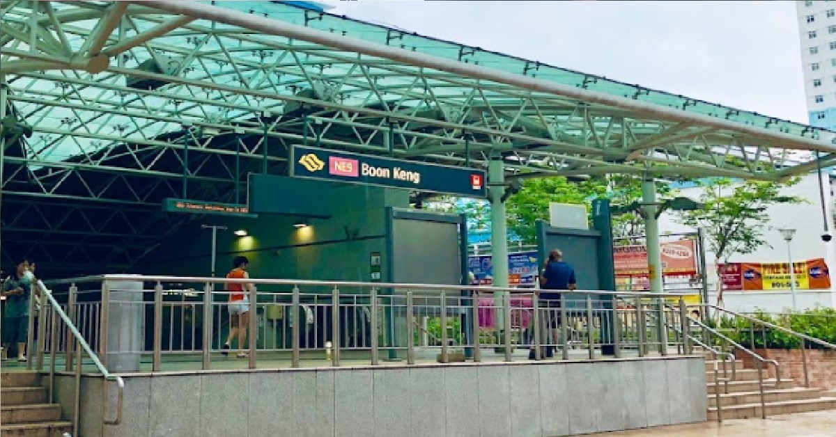 UNCLE INSIDE MRT SHOUTS AT MAN: “DON’T TOUCH MY BACKSIDE!”