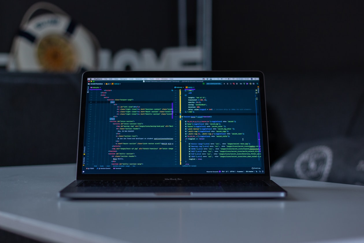 MAN PAID $300K A YEAR AS PROGRAMMER, DOWNPLAYS FRIEND WHO EARNS LESS