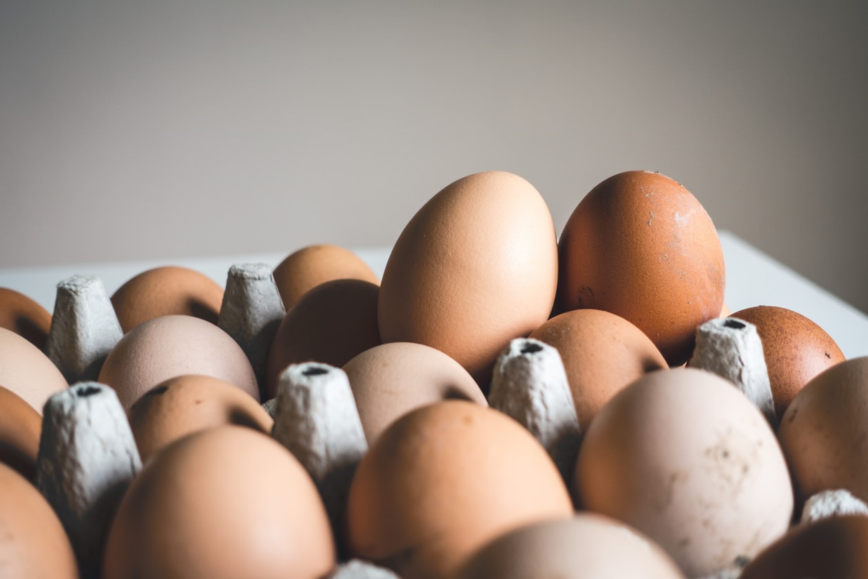 GIRL REFUSES COUSIN’S GF TO COME TO WEDDING CAUSE SHE SMELLS LIKE EGGS