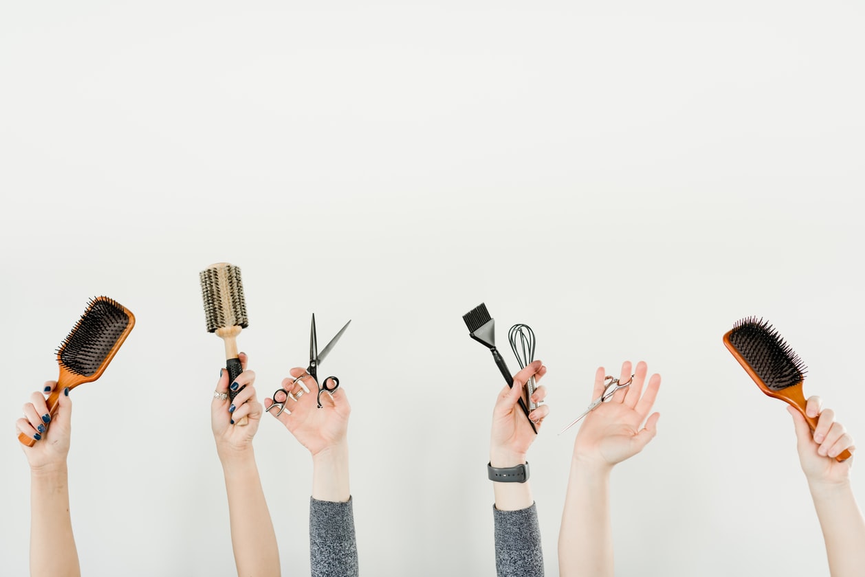 TWISTED EX-WIFE WANT GO COURT, AS EX-HUSBAND’S NEW GF HELP CUT HER DAUGHTER’S HAIR
