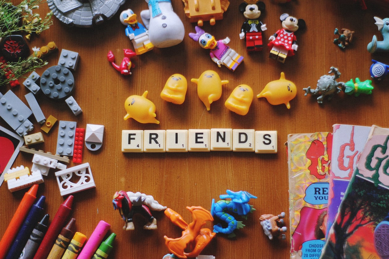 GIRL PRIORITISE MALE FRIEND INSTEAD OF BF, EXPECTS HIM TO NOT BE JEALOUS