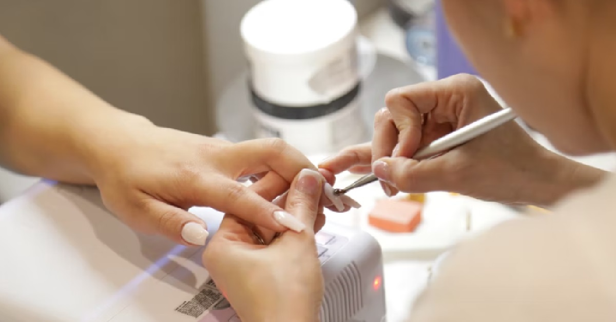 WOMAN WENT FOR $20 MANICURE, KENA PSYCHO TO SIGN $4K PACKAGE