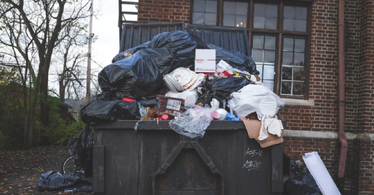 GUY ON A DATE WITH WOMAN FROM DATING APP, HER B.O STRONG UNTIL HIS EYES START WATERING