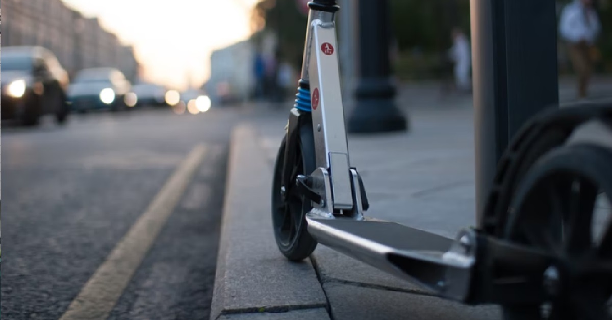 ERRANT E-SCOOTER RIDER JAILED AFTER HANDLEBAR HIT LTA OFFICER
