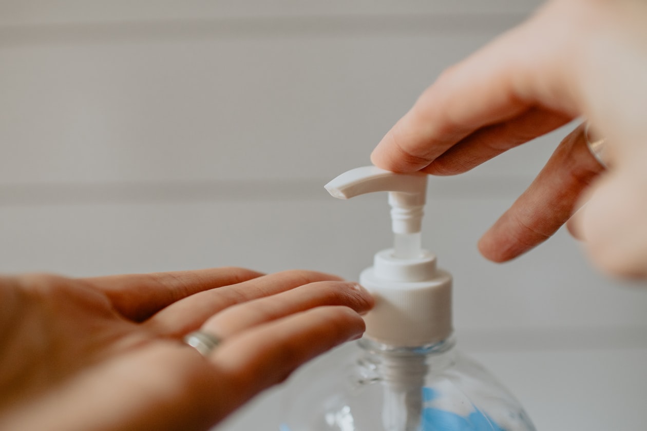 MAN JAILED AFTER POURING SANITIZER INTO COLLEAGUE’S DRINK