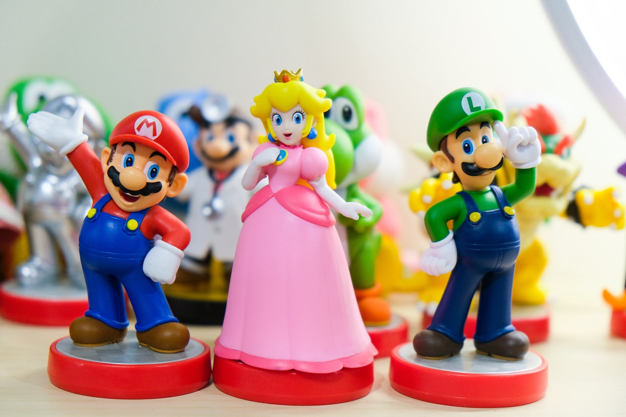 WIFE REFUSE TO LET HUSBAND KEEP A SECRET COLLECTION OF TOYS