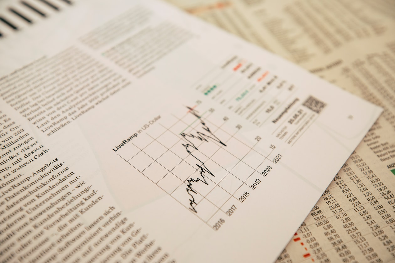 MAN QUITS JOB AS RESEARCHER TO BE BANKER, SEEKS CAREER ADVICE