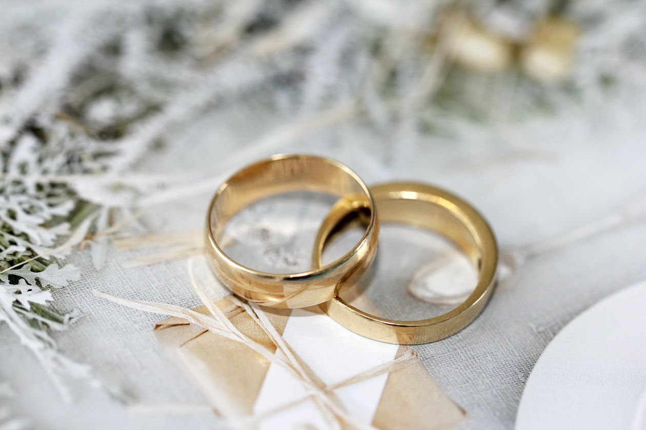 WOMAN DON’T WANT TO INVITE HER STEPFATHER TO HER WEDDING