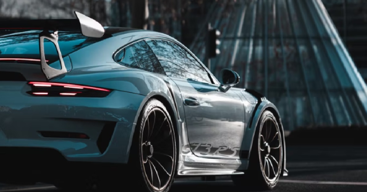 GUY’S DATE WANTS TO BE PICKED UP IN A PORSCHE INSTEAD OF HIS TOYOTA