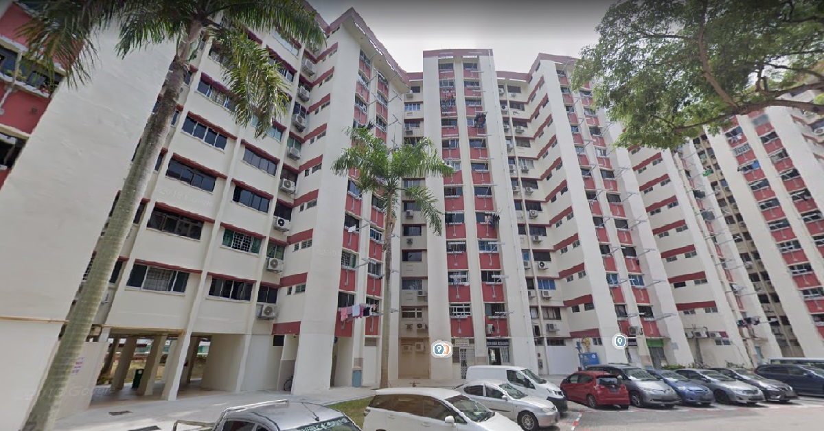 AIRCON COMPRESSOR DANGLING OUTSIDE WINDOW, POLICE BROKE INTO FLAT