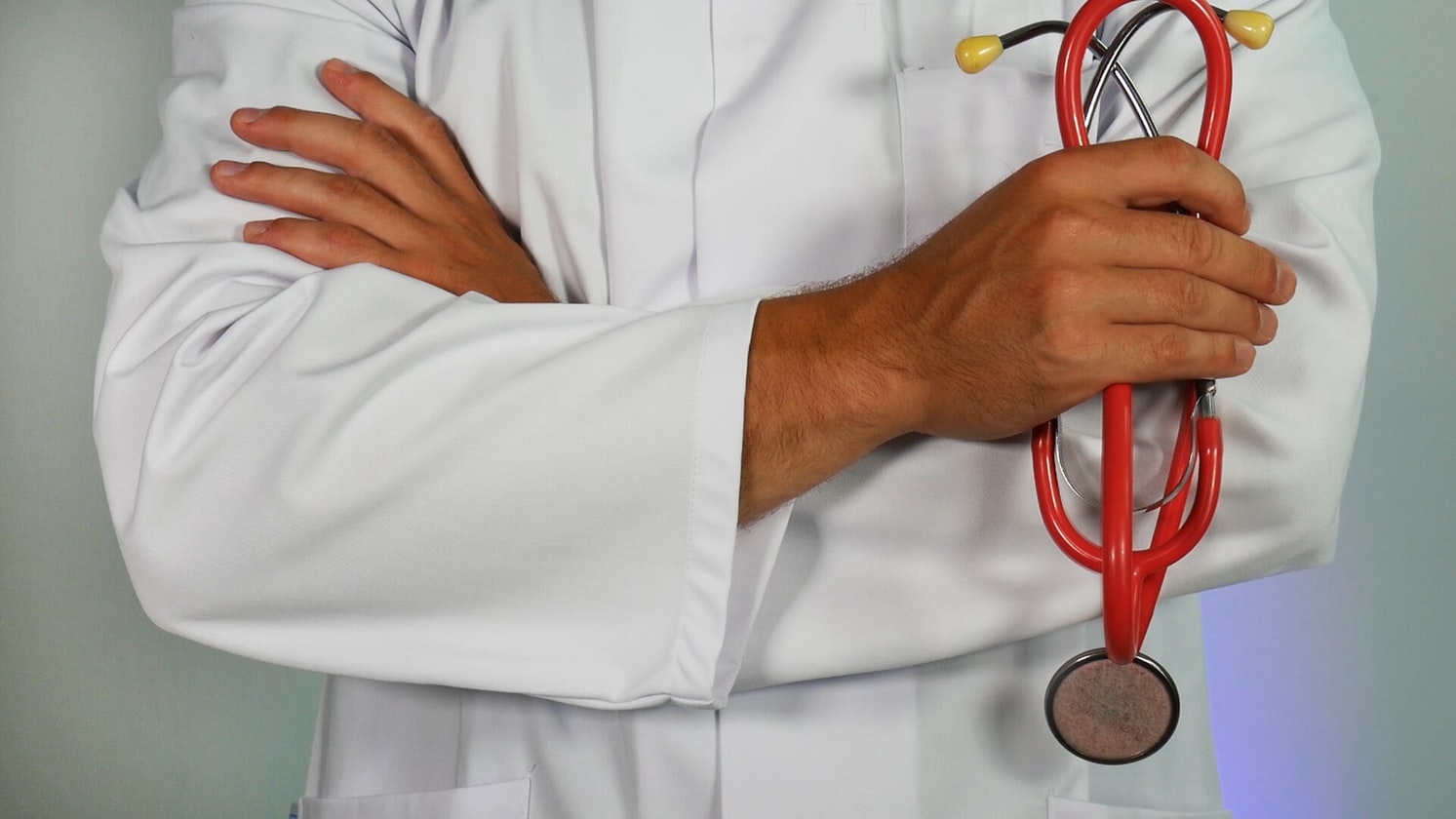 WOMAN NOT HAVING HER PERIOD FOR 1 YEAR+, MALE DOCTOR SAY NOTHING TO WORRY