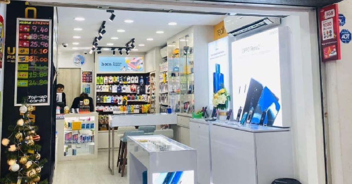 BEDOK PHONE SHOP ALLEGEDLY PASSING OFF 2ND HAND PHONES AS NEW ONES