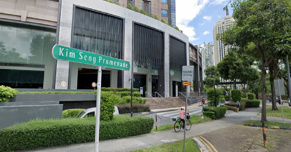 MAN “RANDOMLY PUNCHED” ANOTHER MAN @ GREAT WORLD CITY, ARRESTED