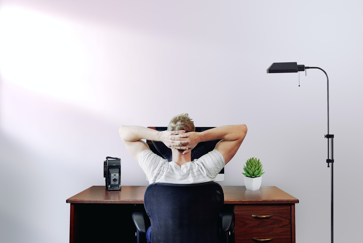 MAN FEELS UNCOMFORTABLE SEEING WIFE FOR 24HRS WHILE WORKING FROM HOME
